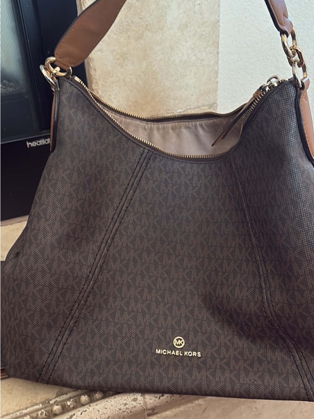 Michael Kors Brown & Tan Signature Hobo with Matching Wallet - Picture 2 of 6